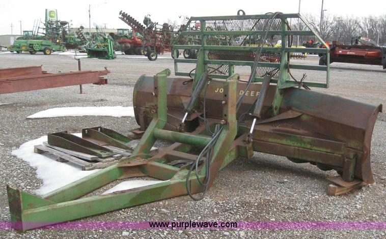 image for item 6839 John Deere dozer blade