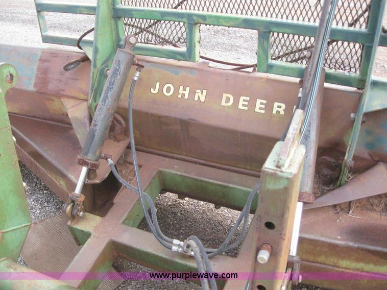 image for item 6839 John Deere dozer blade