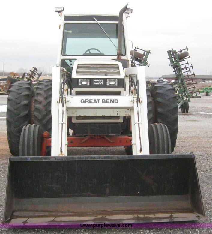 image for item 6840 Case 2090 tractor with loader