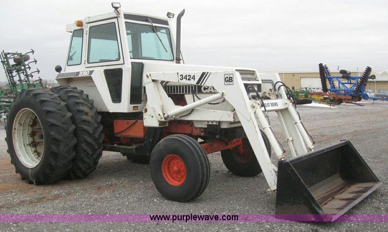 image for item 6840 Case 2090 tractor with loader