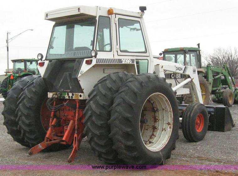 image for item 6840 Case 2090 tractor with loader