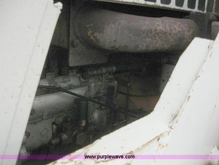 image for item 6840 Case 2090 tractor with loader