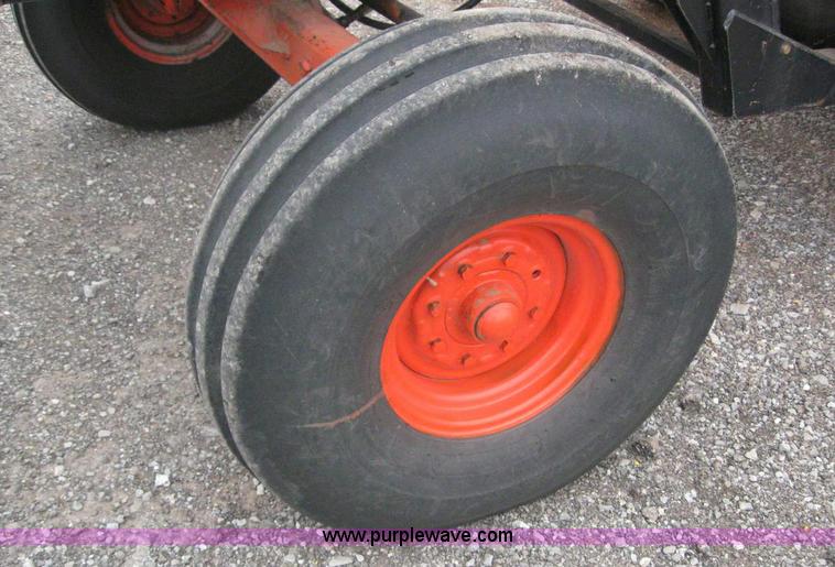 image for item 6840 Case 2090 tractor with loader