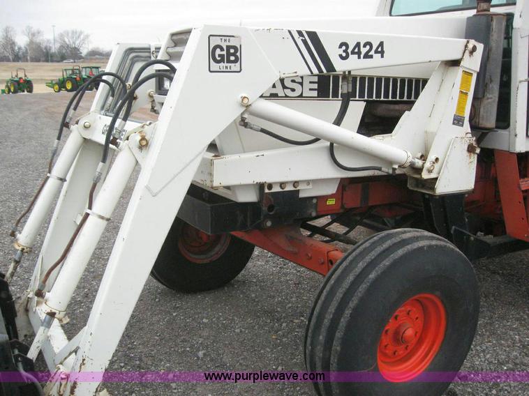 image for item 6840 Case 2090 tractor with loader