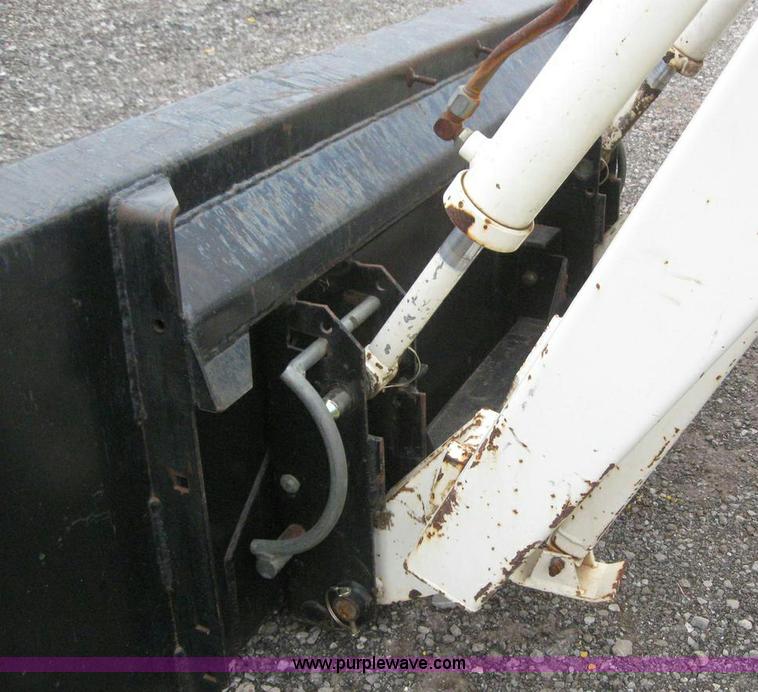 image for item 6840 Case 2090 tractor with loader