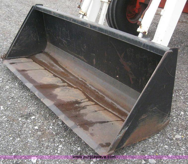 image for item 6840 Case 2090 tractor with loader