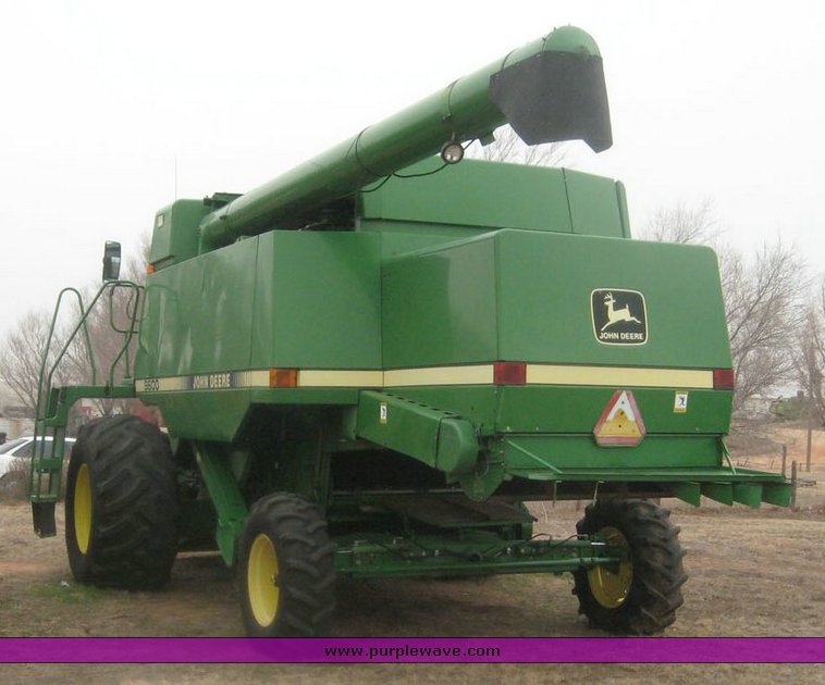 image for item 8990 1989 John Deere 9600 combine