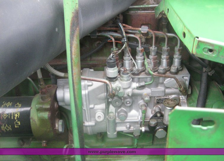 image for item 8990 1989 John Deere 9600 combine