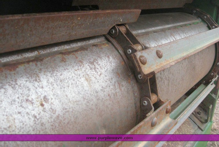 image for item 8990 1989 John Deere 9600 combine