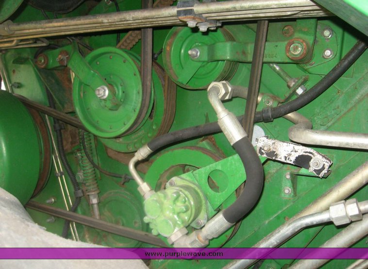 image for item 8990 1989 John Deere 9600 combine