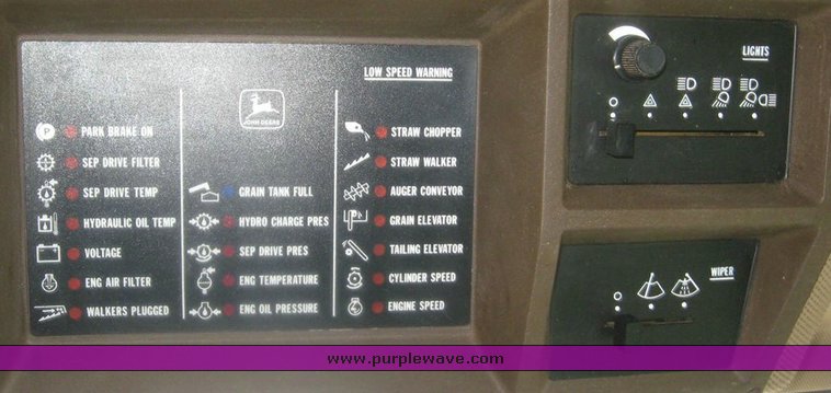 image for item 8990 1989 John Deere 9600 combine