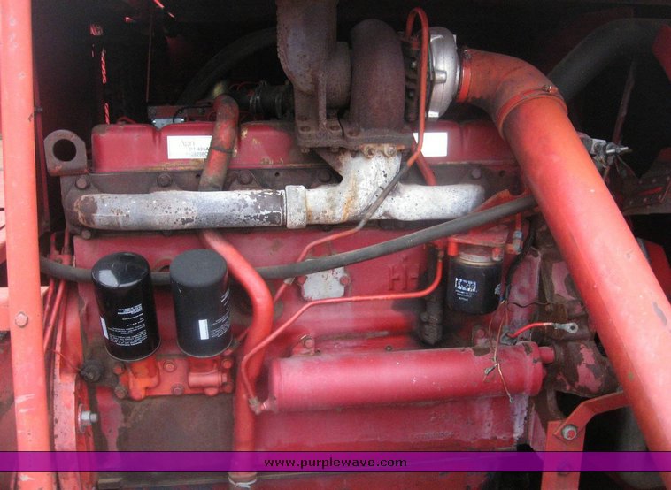 image for item 8992 1979 International 1480 combine