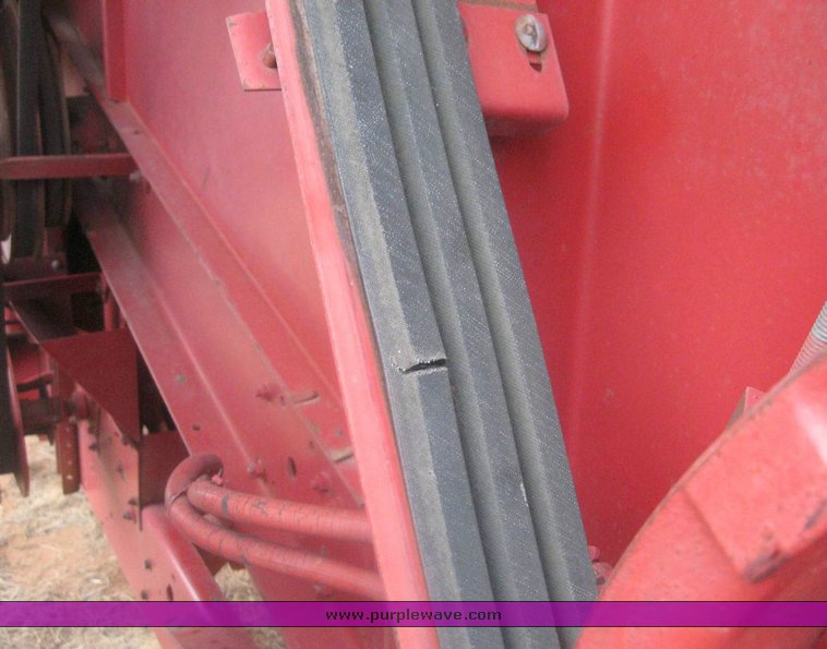 image for item 8992 1979 International 1480 combine