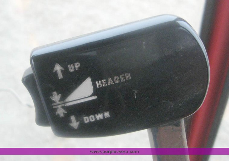 image for item 8992 1979 International 1480 combine