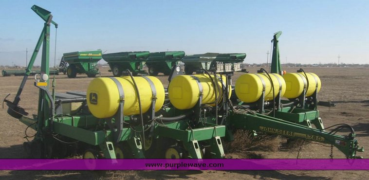 image for item 8994 1997 John Deere 1780 MaxEmerge Plus Vacumeter planter
