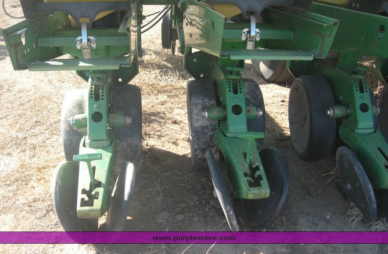 image for item 8994 1997 John Deere 1780 MaxEmerge Plus Vacumeter planter