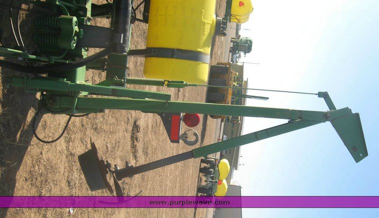 image for item 8994 1997 John Deere 1780 MaxEmerge Plus Vacumeter planter