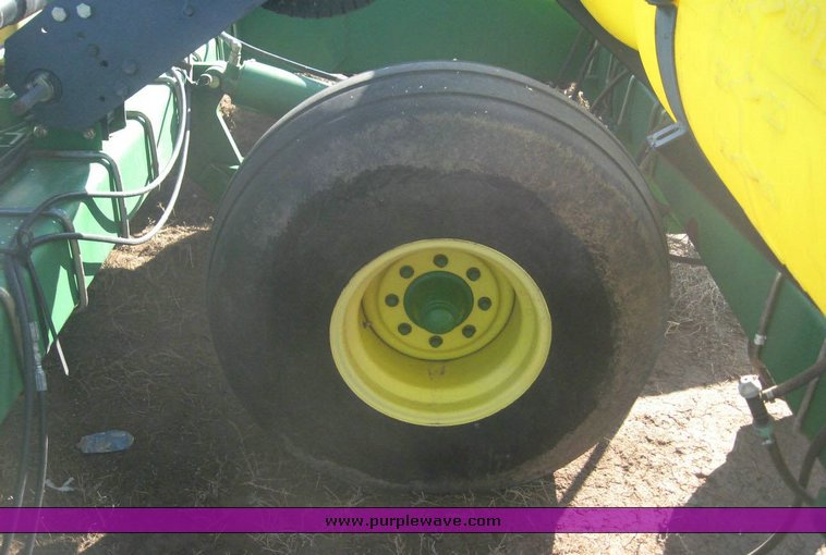 image for item 8994 1997 John Deere 1780 MaxEmerge Plus Vacumeter planter