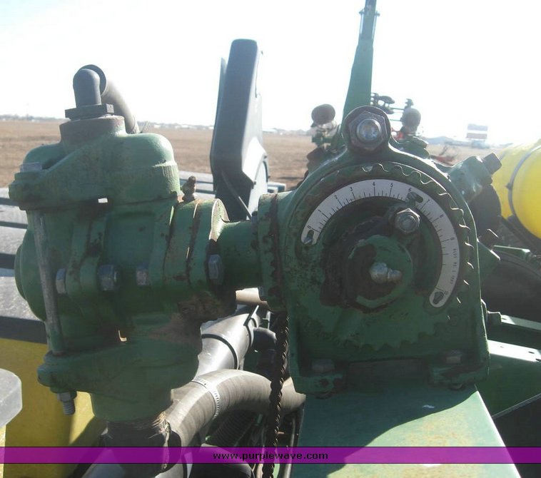 image for item 8994 1997 John Deere 1780 MaxEmerge Plus Vacumeter planter