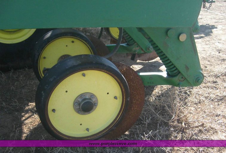 image for item 8994 1997 John Deere 1780 MaxEmerge Plus Vacumeter planter