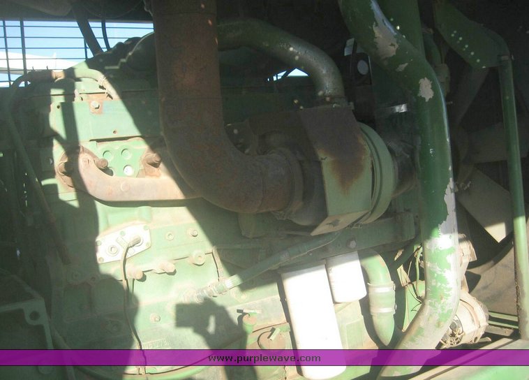 image for item 8995 2000 John Deere 6950 forage harvester