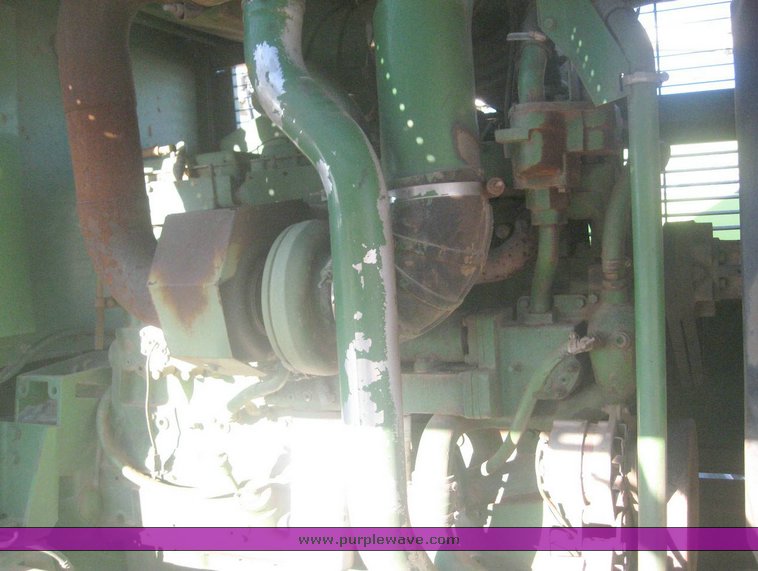 image for item 8995 2000 John Deere 6950 forage harvester