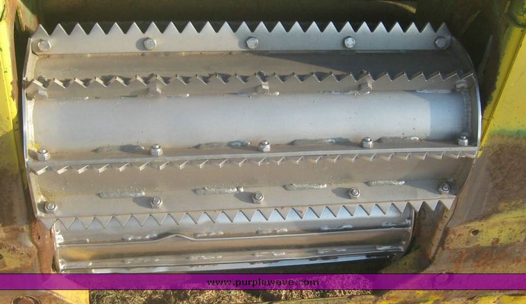 image for item 8995 2000 John Deere 6950 forage harvester