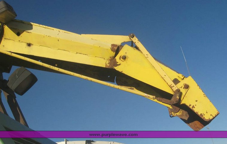 image for item 8995 2000 John Deere 6950 forage harvester