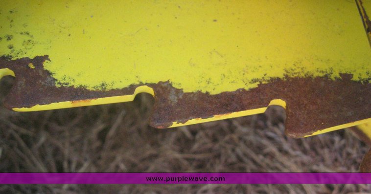 image for item 8996 John Deere 676 Kemper style forage head