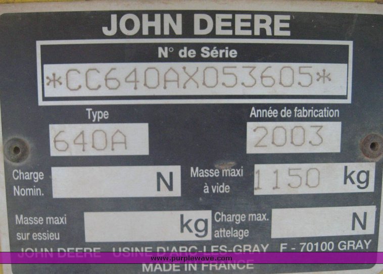 image for item 8997 2003 John Deere 640A forage pickup head