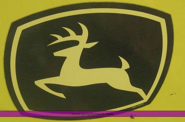 image for item 8997 2003 John Deere 640A forage pickup head