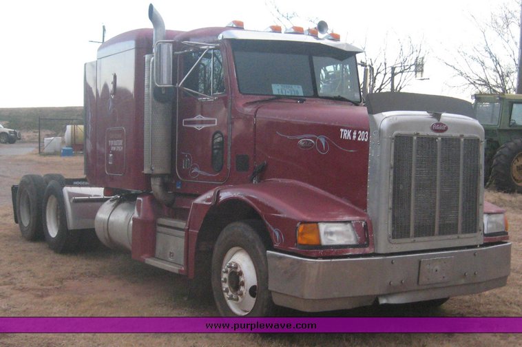 image for item 8998 1992 Peterbilt Conventional 377 semi truck with sleeper