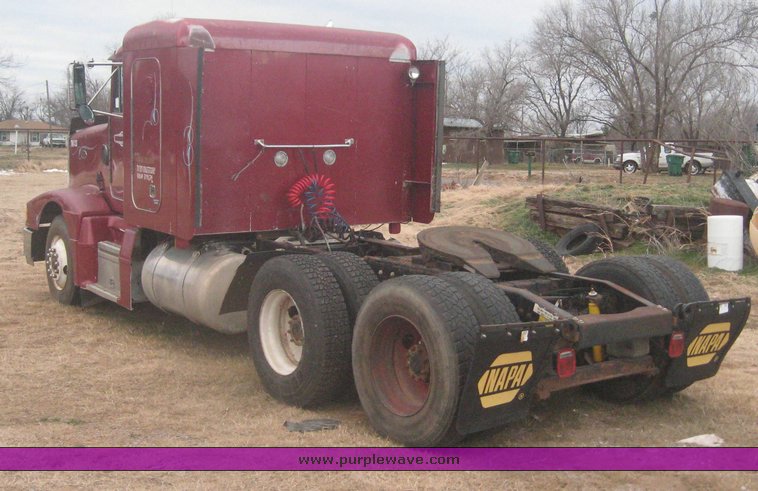 image for item 8998 1992 Peterbilt Conventional 377 semi truck with sleeper