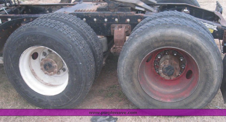 image for item 8998 1992 Peterbilt Conventional 377 semi truck with sleeper