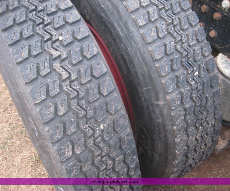 image for item 8998 1992 Peterbilt Conventional 377 semi truck with sleeper