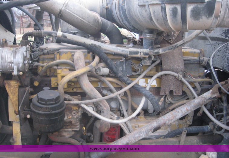 image for item 8998 1992 Peterbilt Conventional 377 semi truck with sleeper