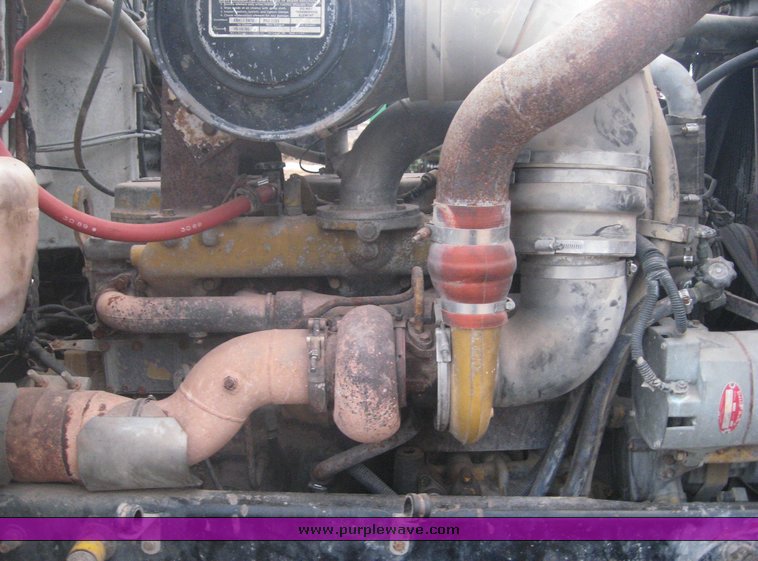 image for item 8998 1992 Peterbilt Conventional 377 semi truck with sleeper