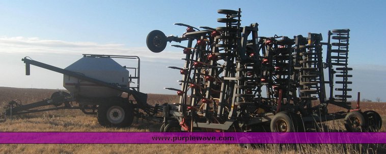 image for item 8999 1997 Flexi-Coil 5000 hoe drill with Flexi-coil 2320 air seed cart