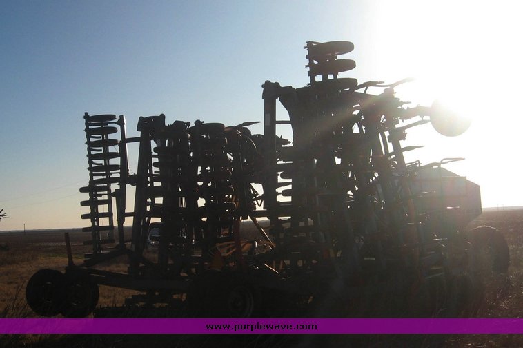 image for item 8999 1997 Flexi-Coil 5000 hoe drill with Flexi-coil 2320 air seed cart