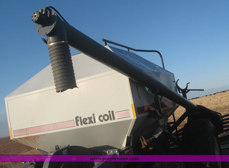 image for item 8999 1997 Flexi-Coil 5000 hoe drill with Flexi-coil 2320 air seed cart
