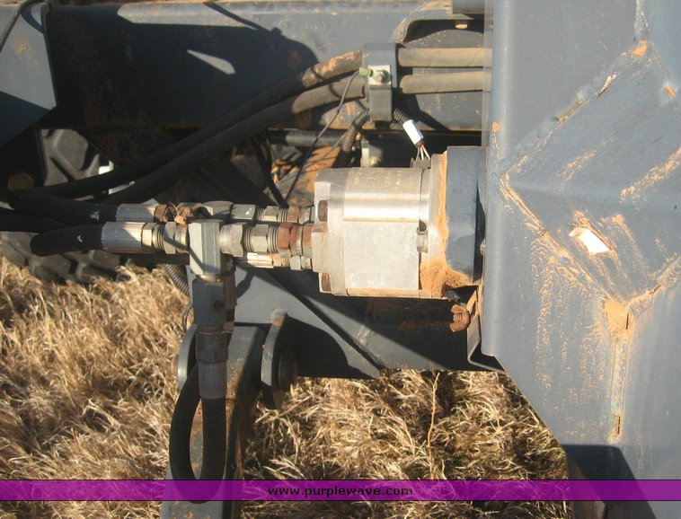 image for item 8999 1997 Flexi-Coil 5000 hoe drill with Flexi-coil 2320 air seed cart