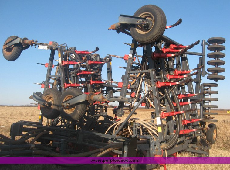 image for item 8999 1997 Flexi-Coil 5000 hoe drill with Flexi-coil 2320 air seed cart