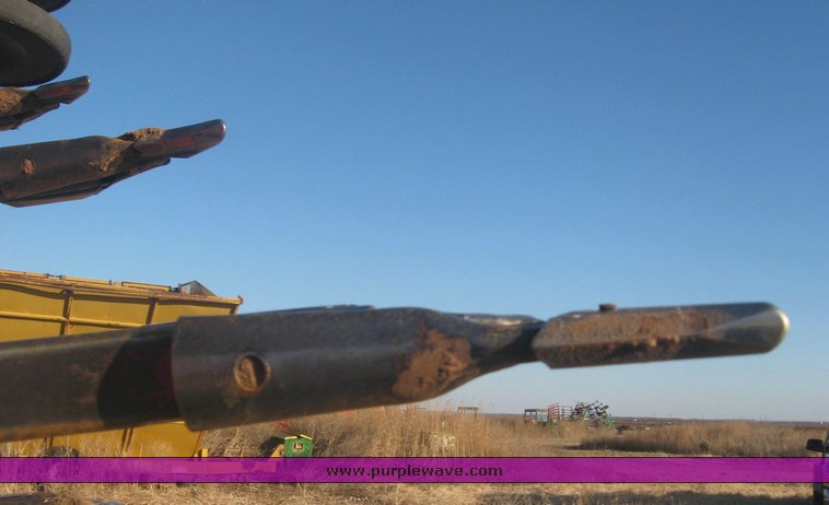 image for item 8999 1997 Flexi-Coil 5000 hoe drill with Flexi-coil 2320 air seed cart