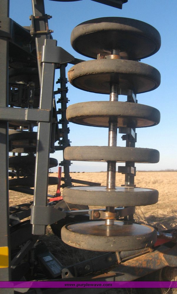 image for item 8999 1997 Flexi-Coil 5000 hoe drill with Flexi-coil 2320 air seed cart