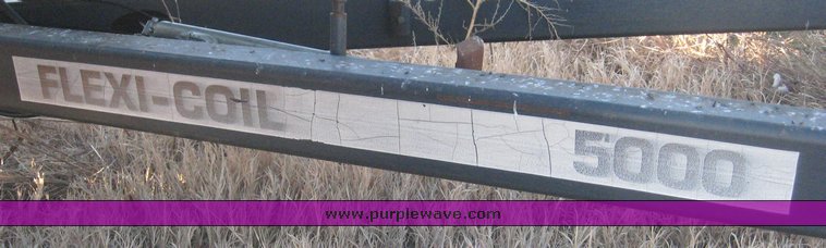 image for item 8999 1997 Flexi-Coil 5000 hoe drill with Flexi-coil 2320 air seed cart