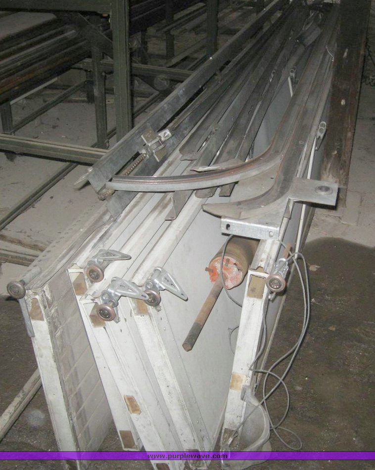 image for item 6861 14' x 10' garage door