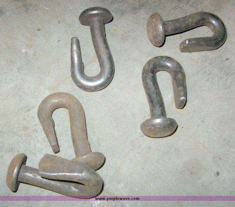 image for item 6883 (236) 9/0 tire chain swivel hooks