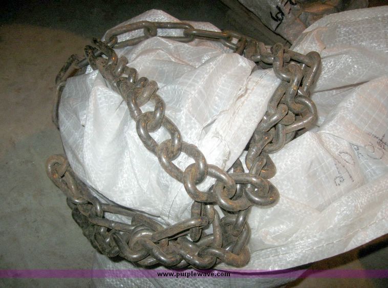 image for item 6885 Pair of 4.25" x 22.5" tire chains