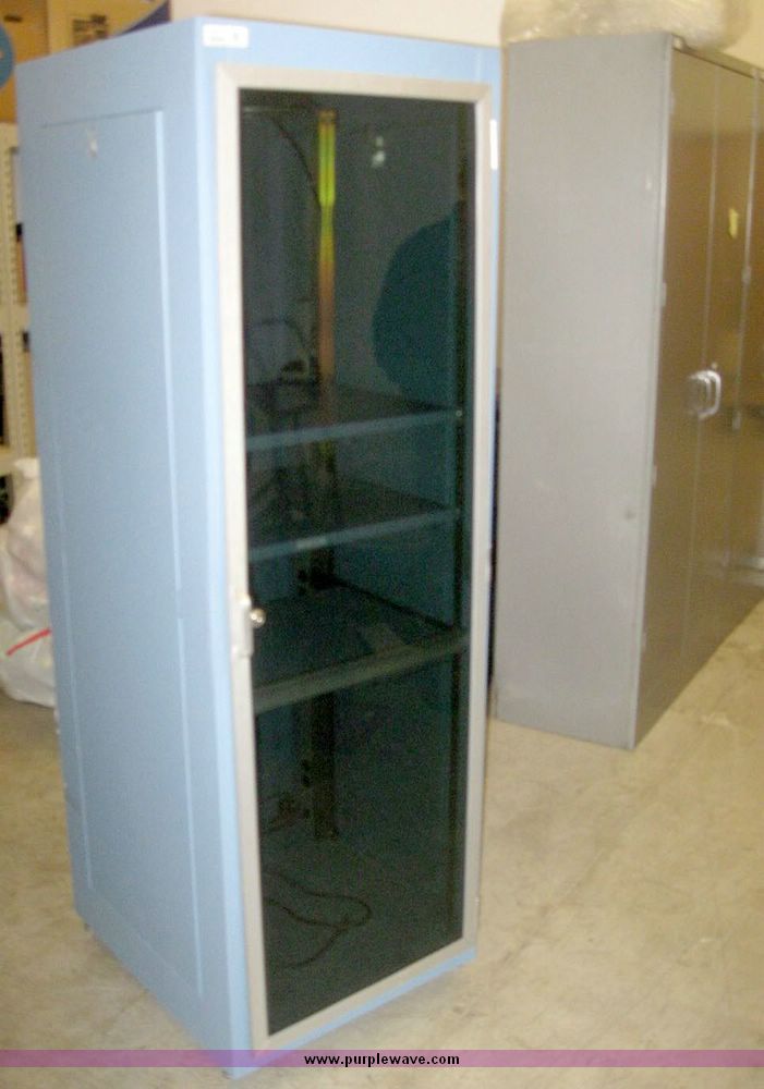 image for item 7672 Server cabinet