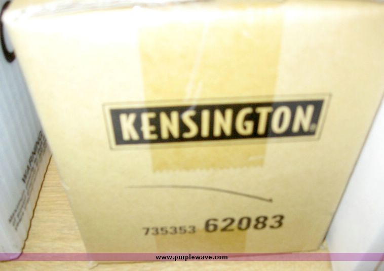 image for item 7678 Assorted accessories